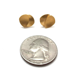 Small Gold Layered Crescent Studs-Earrings-Oliwia Kuczynska-Pistachios