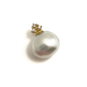 South Sea Pearl and Diamond Studs-Earrings-Mizuki Shinkai-Pistachios