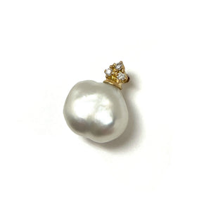 South Sea Pearl and Diamond Studs-Earrings-Mizuki Shinkai-Pistachios